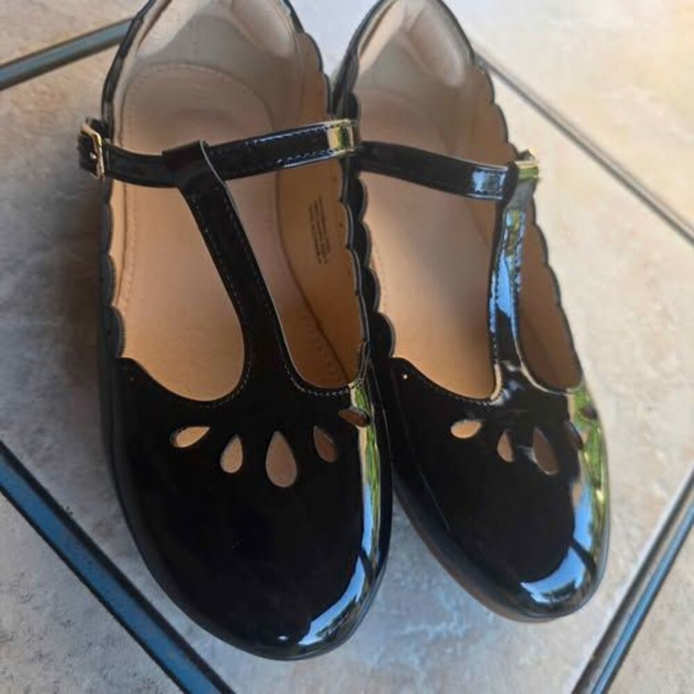 Black Patent Leather Mary Jane Flats Size 4 Used $15